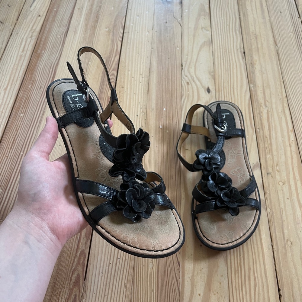 b.o.c. Born Concept Womens Black Floral T-Strap leather Slingback Sandals Size 7